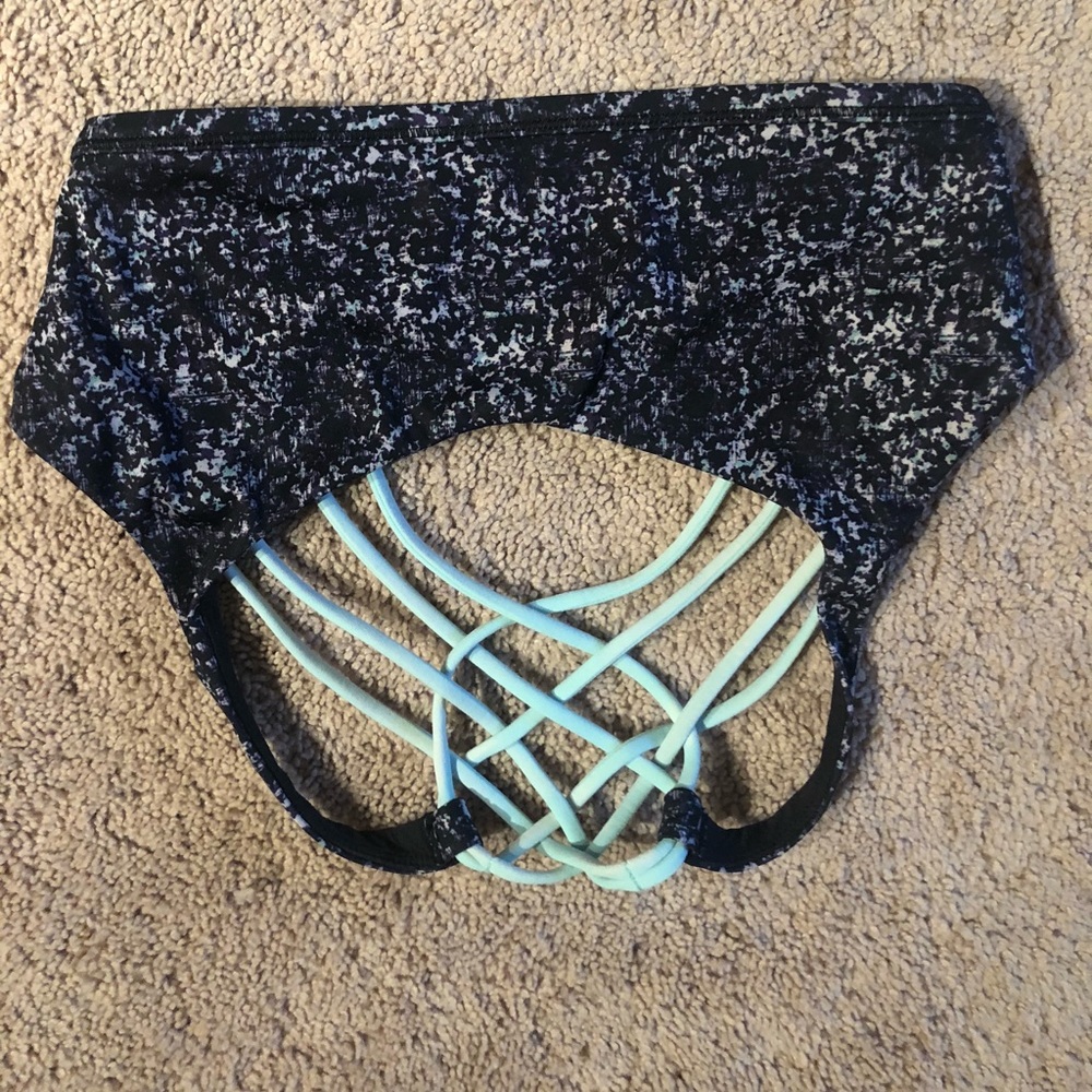 Lululemon sports bra